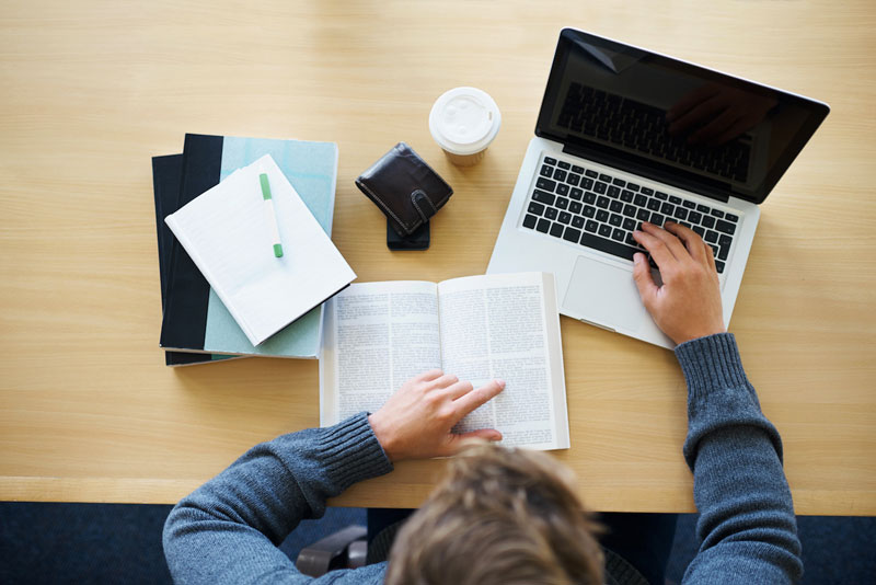Estudios en línea: Cómo empezar a estudiar desde casa | AAU | Universidad a  Distancia