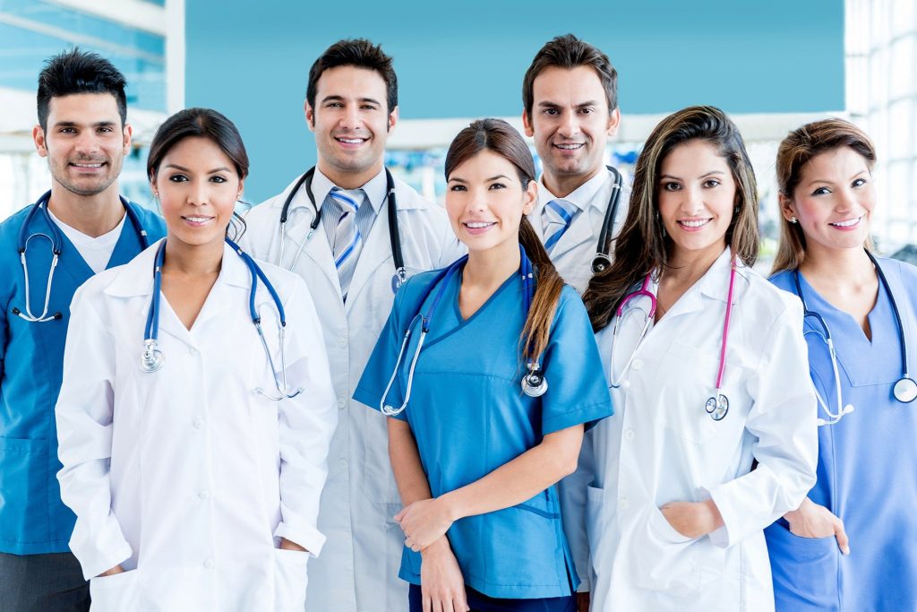 5 Razones de estudiar un doctorado de Enfermería en una universidad online  | AAU | Universidad a Distancia