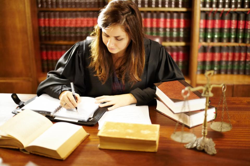diplomado-en-estudios-legales
